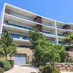 Mc Suites Lagos With Pool And Sea View