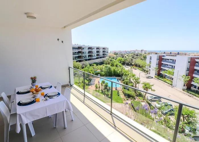 Mc Suites Lagos With Pool And Sea View